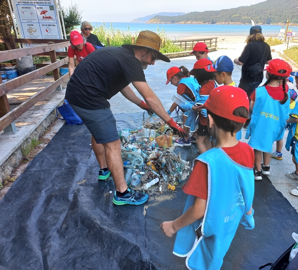 Limpeza praia Estorde 2026 3