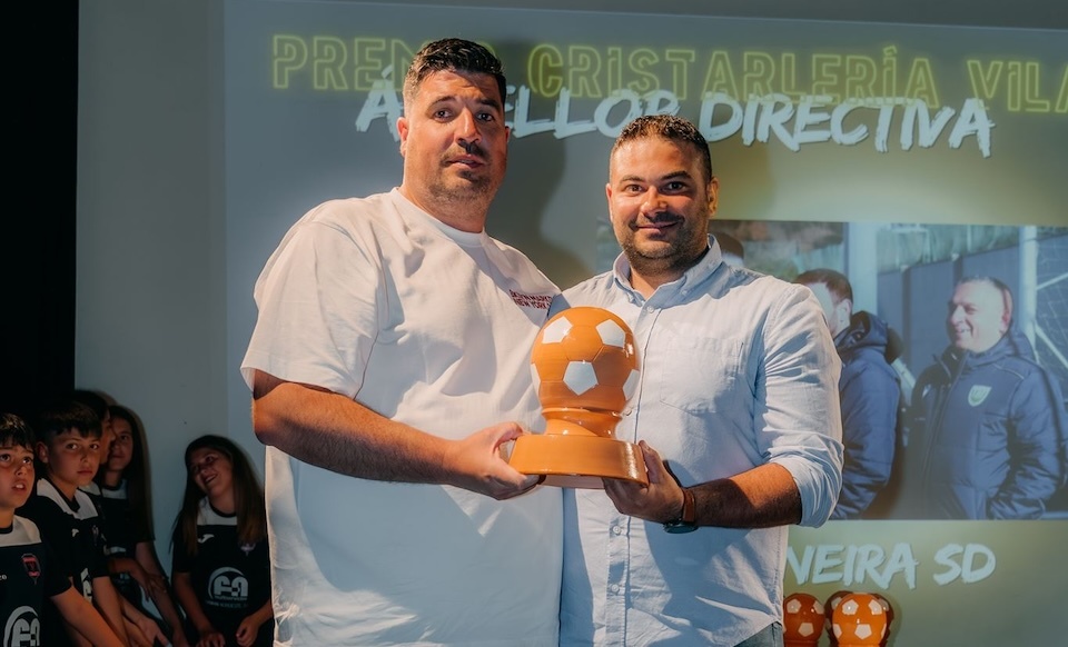 Gala do Futbol da Costa 26-Manel Frixe do Soneira con Diego Cristaleria Vilas
