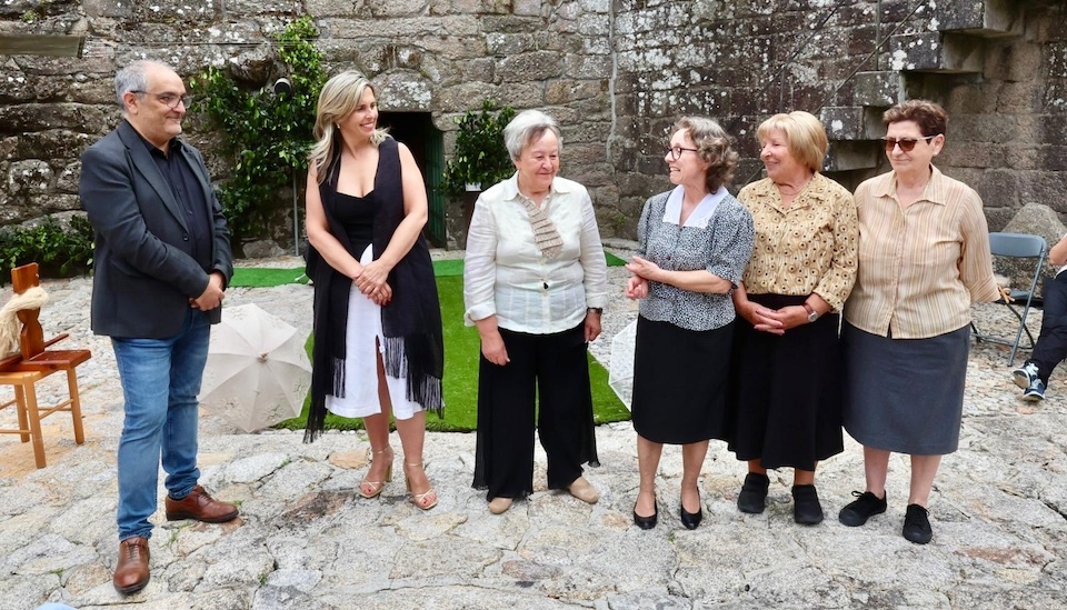 Carmen Riveiro na inauguracion da Mostra de Artesania en vivo do Castelo de Vimianzo