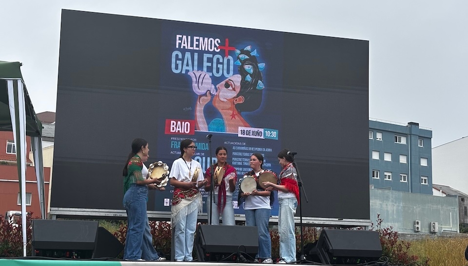 Actuacion no Falemos+Galego