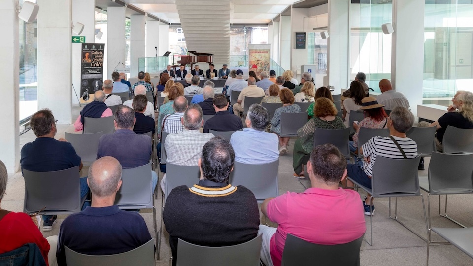 Exitosa presentación da Historia de Galicia de Ramón Marcote no Museo de Pontevedra.