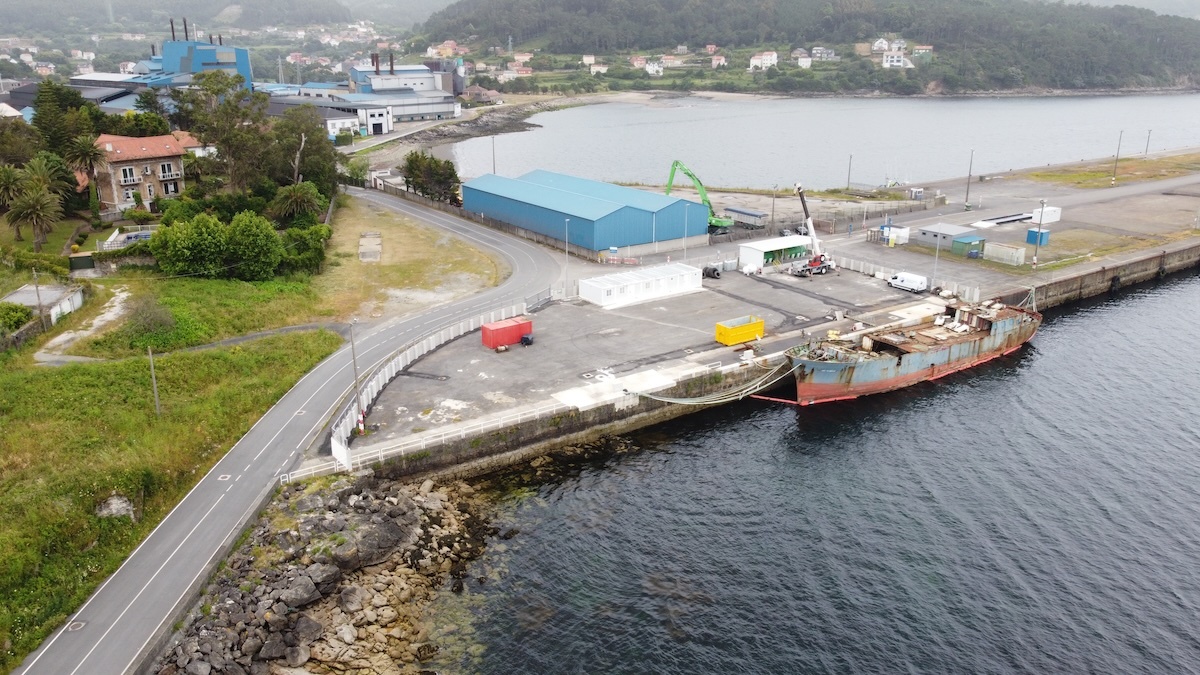 Instalacions de desmantelamento naval de BrokenBoats no porto de Brens en 2024 2