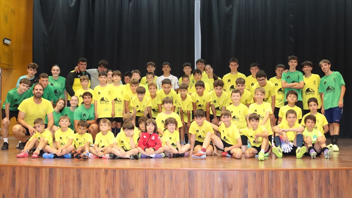Raul Lema no campamento do Mazaricos CF